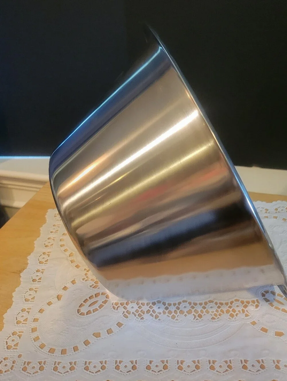 Rostfritt Stal 4L Stainless Steel Bowl Made in SwedenTapered bowl.